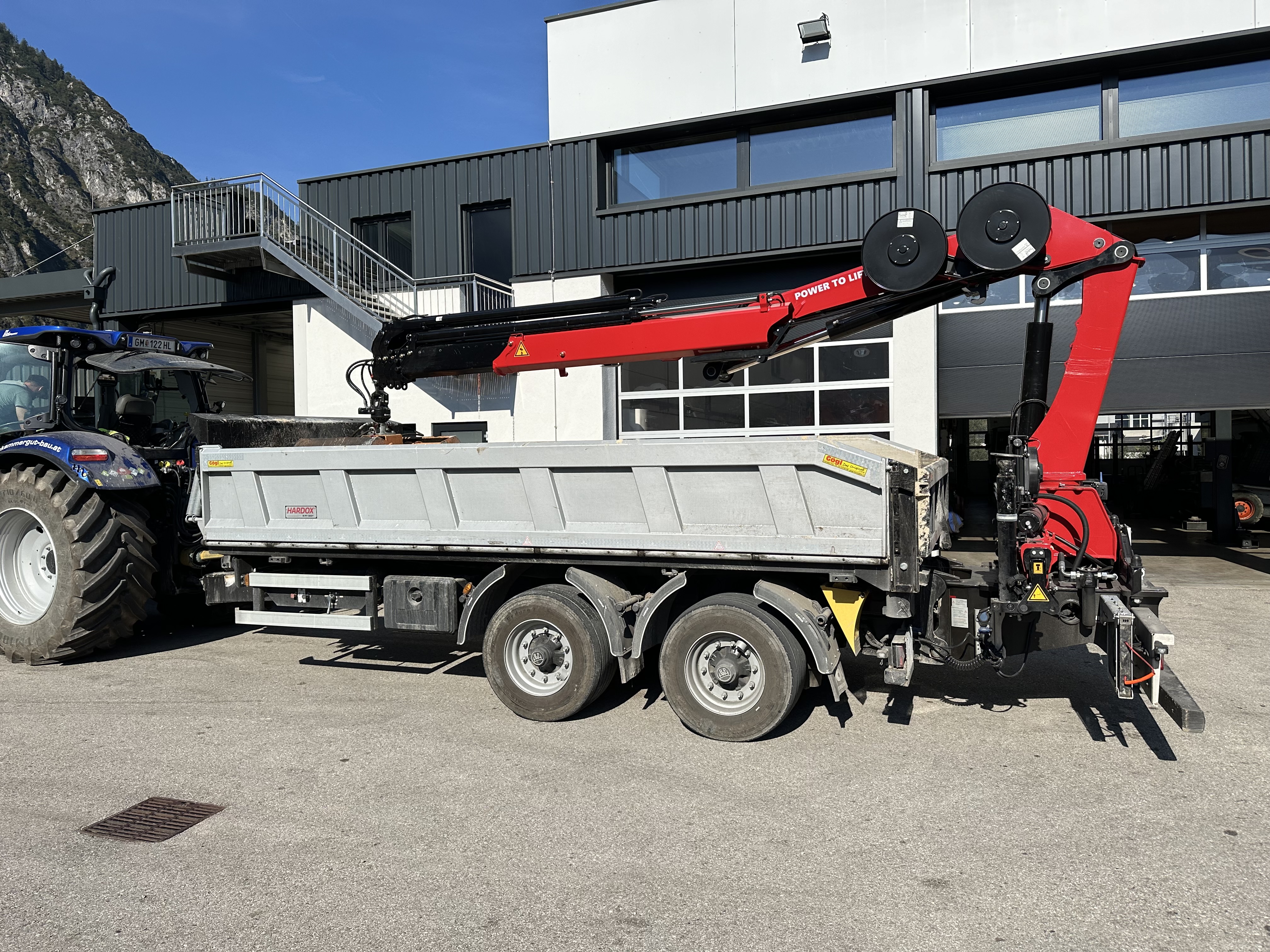 LKW mit Sonderaufbau