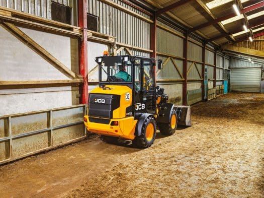 JCB Radlader WLS 403 auf dem Hof